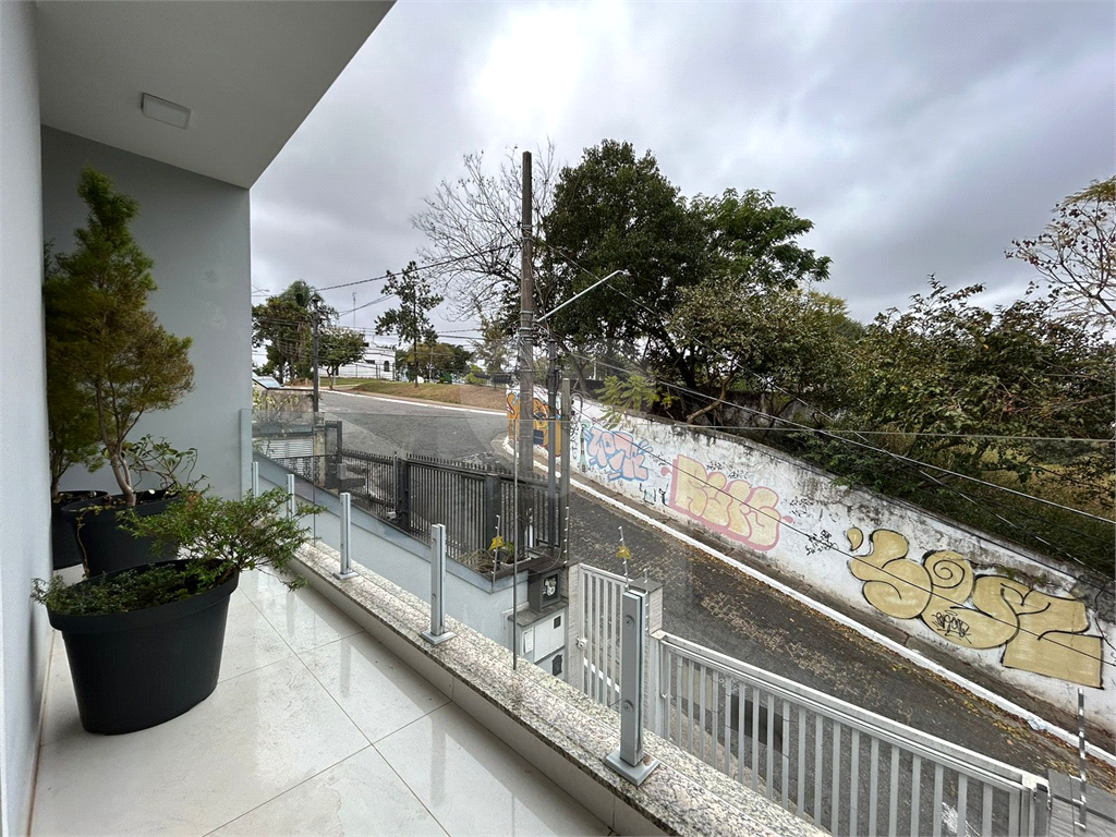  sobrado reformado com 3 suites a 300 metros do metro jd sao paulo