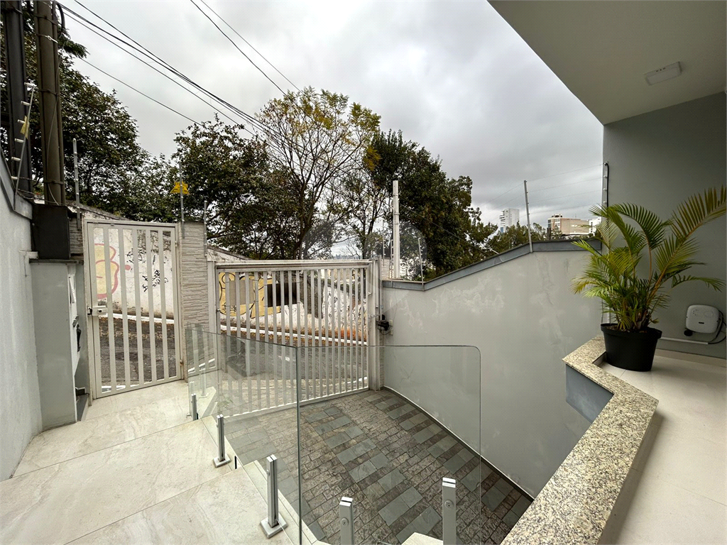  sobrado reformado com 3 suites a 300 metros do metro jd sao paulo