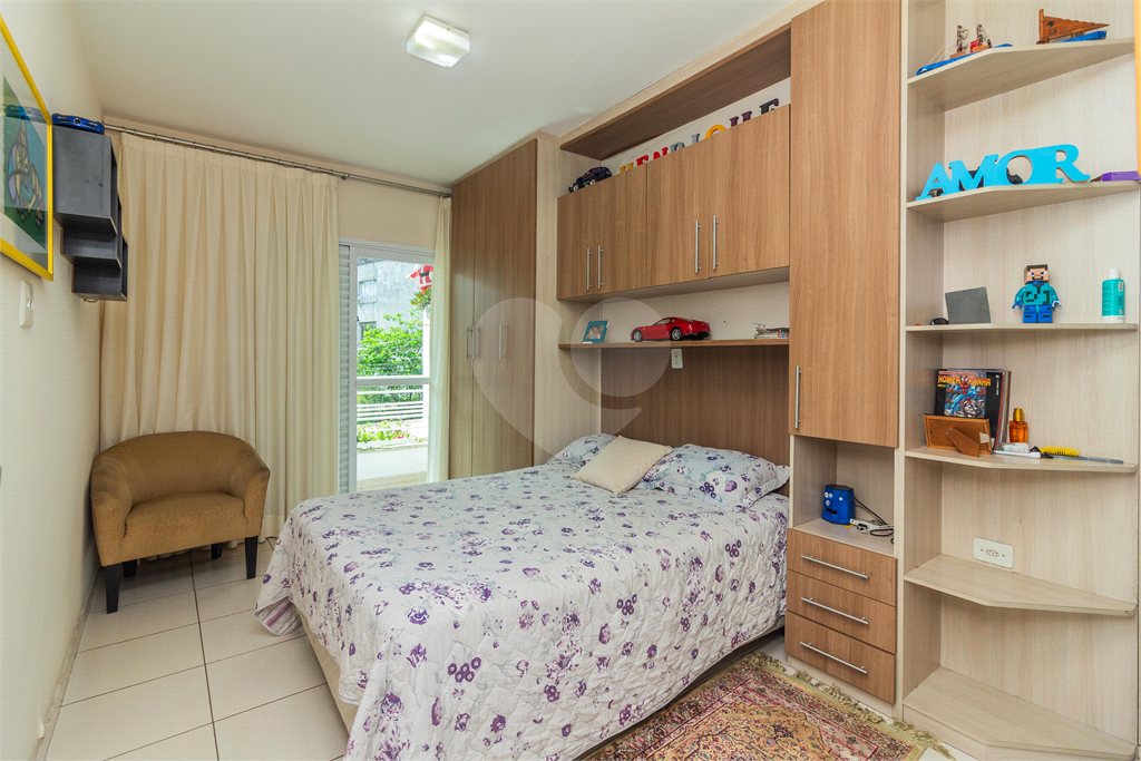 Excelente sobrado seminovo PORTEIRA FECHADA com 180m², local nobre no Jardim São Paulo