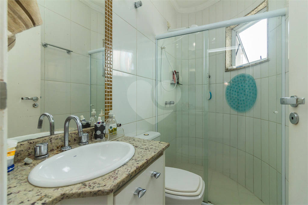 Excelente sobrado seminovo PORTEIRA FECHADA com 180m², local nobre no Jardim São Paulo
