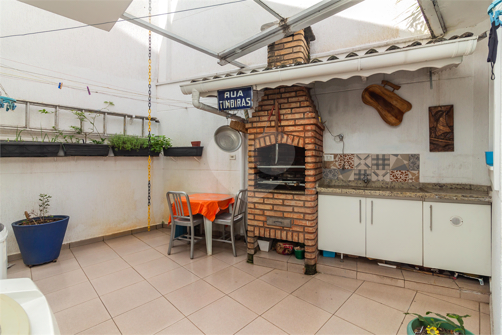 Excelente sobrado seminovo PORTEIRA FECHADA com 180m², local nobre no Jardim São Paulo