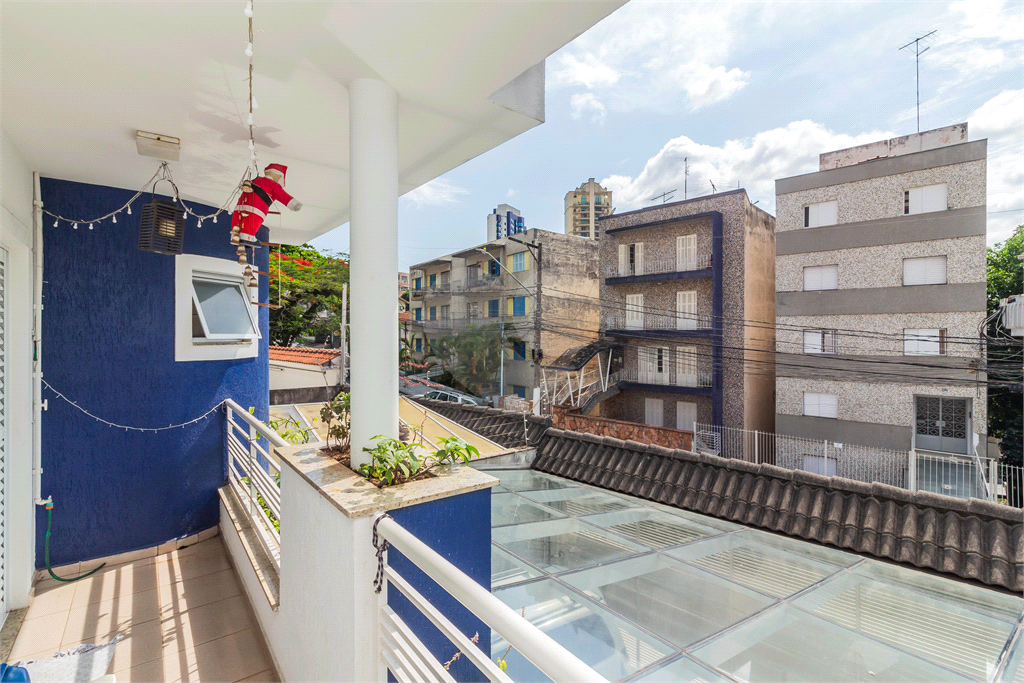 Excelente sobrado seminovo PORTEIRA FECHADA com 180m², local nobre no Jardim São Paulo