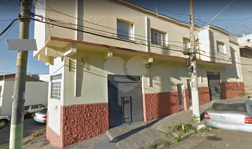 Prédio comercial e residencial na Casa Verde