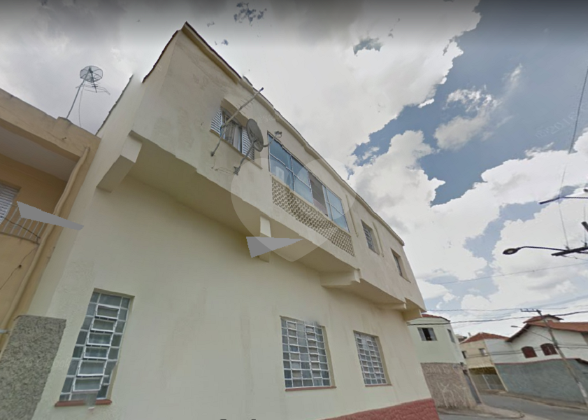 Prédio comercial e residencial na Casa Verde