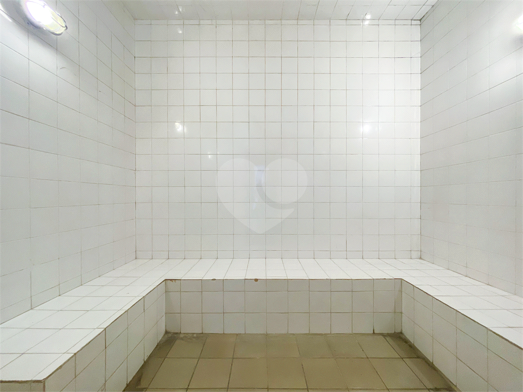 APARTAMENTO em MOEMA