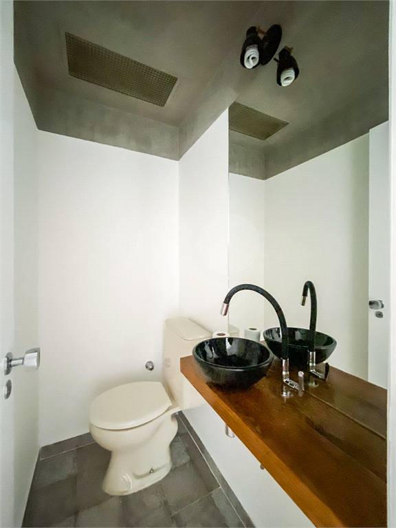 APARTAMENTO em MOEMA
