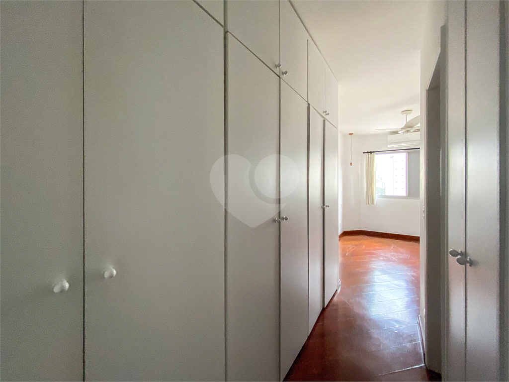 APARTAMENTO em MOEMA