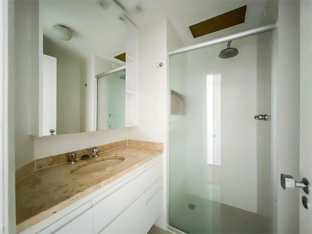 APARTAMENTO em MOEMA