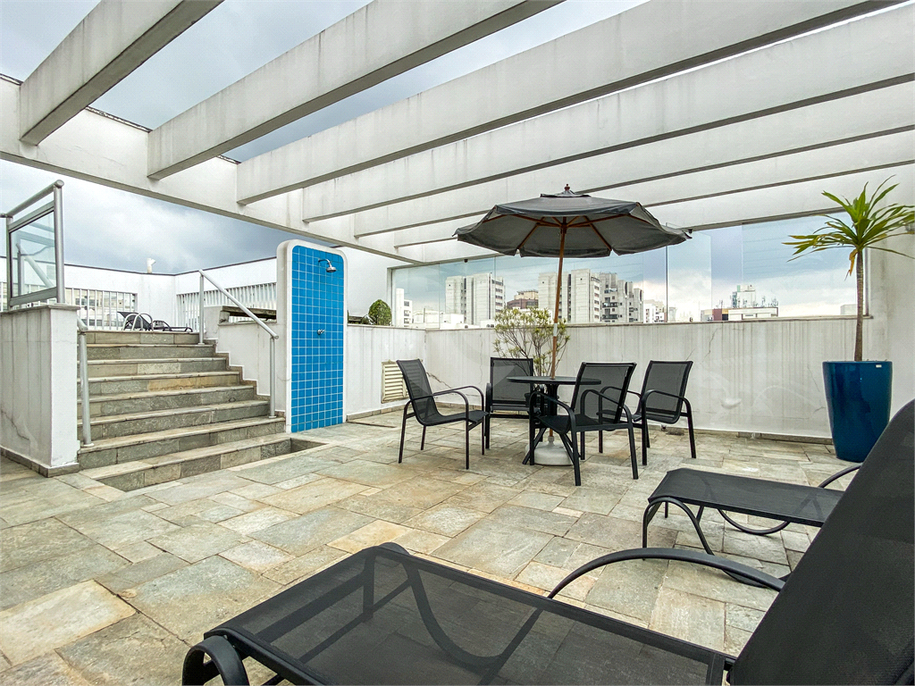 APARTAMENTO em MOEMA
