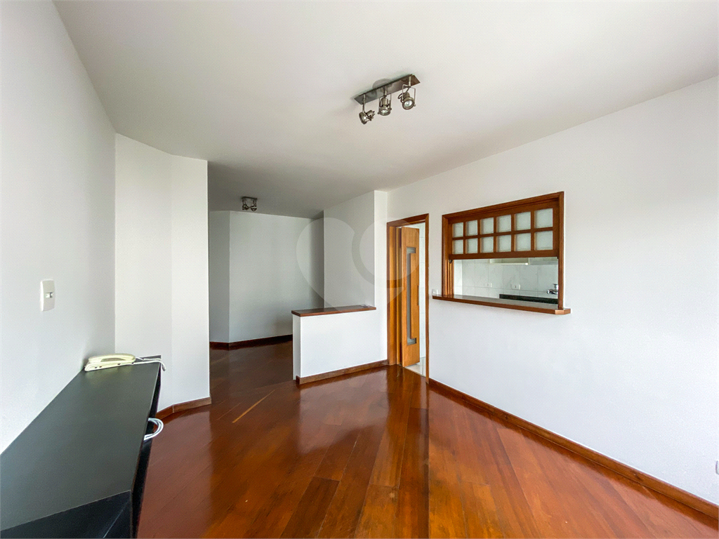 APARTAMENTO em MOEMA