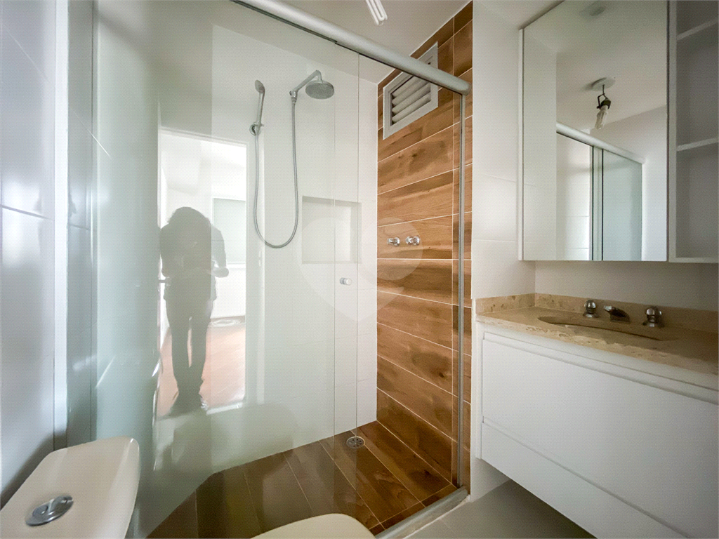 APARTAMENTO em MOEMA