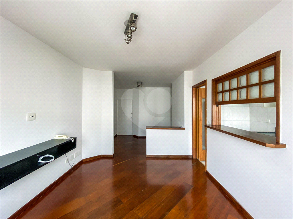 APARTAMENTO em MOEMA