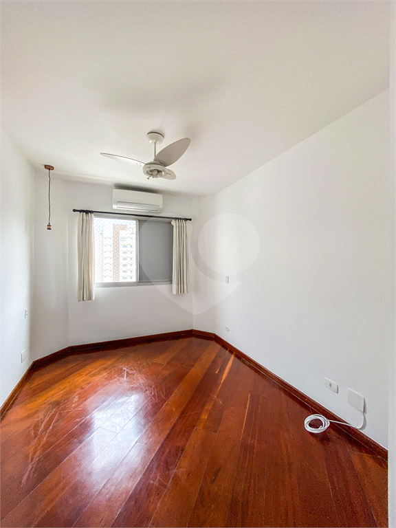 APARTAMENTO em MOEMA