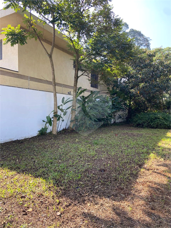 Sobrado no Alto de Pinheiros com 4 dormitórios