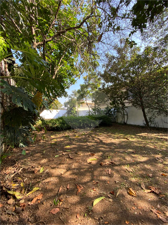 Sobrado no Alto de Pinheiros com 4 dormitórios