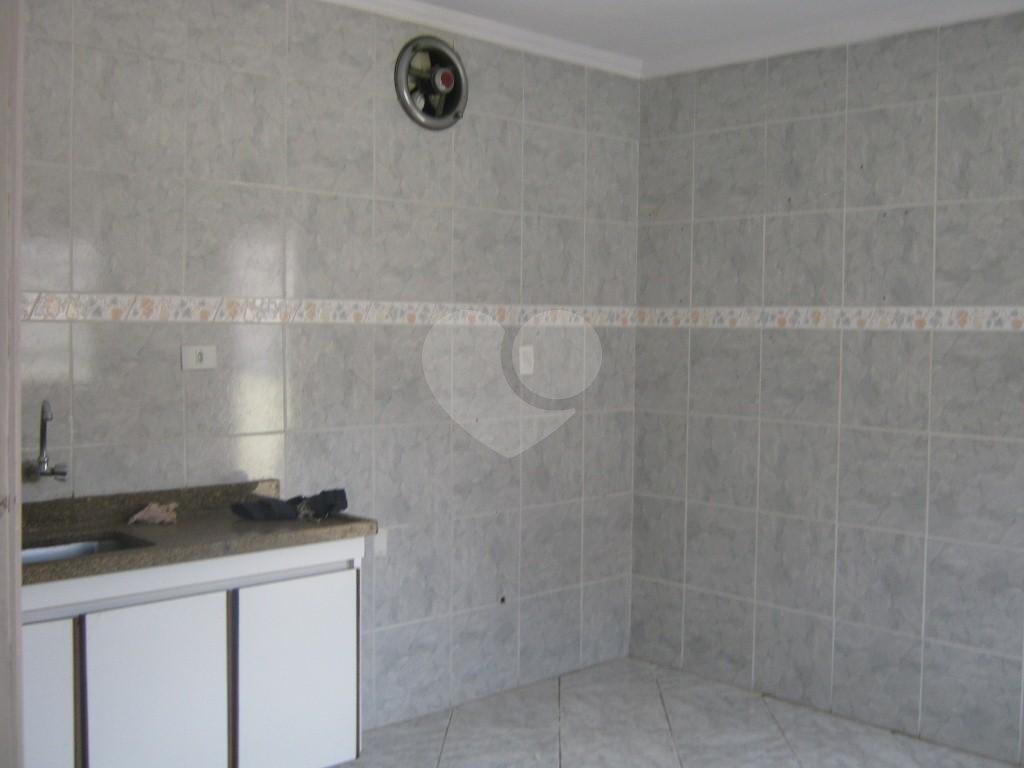 Imovel p/ renda  3 casas. V.N.Cachoeirinha a 250 da Av. Parada Pinto, (177 m / 67 m / 71 m)