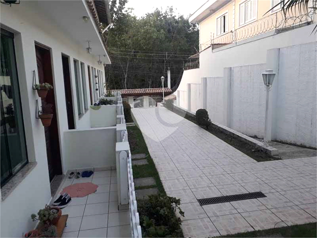 Casa de Condomínio à venda e aluguel com 3 quartos, 120m² - Foto 41