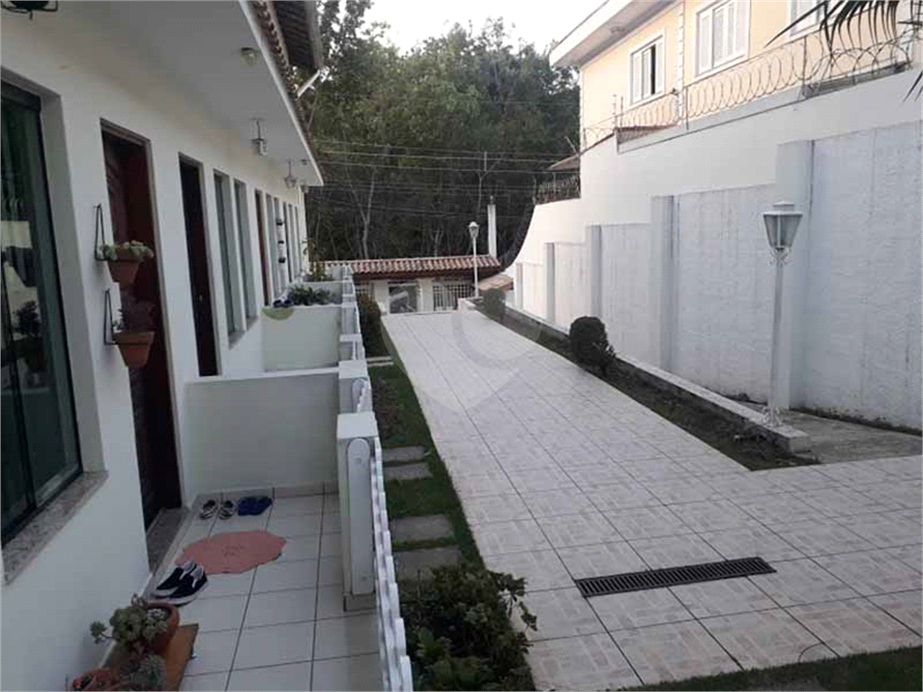 Casa de Condomínio à venda e aluguel com 3 quartos, 120m² - Foto 18