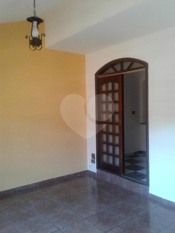 Sobrado à venda com 3 quartos, 200m² - Foto 3