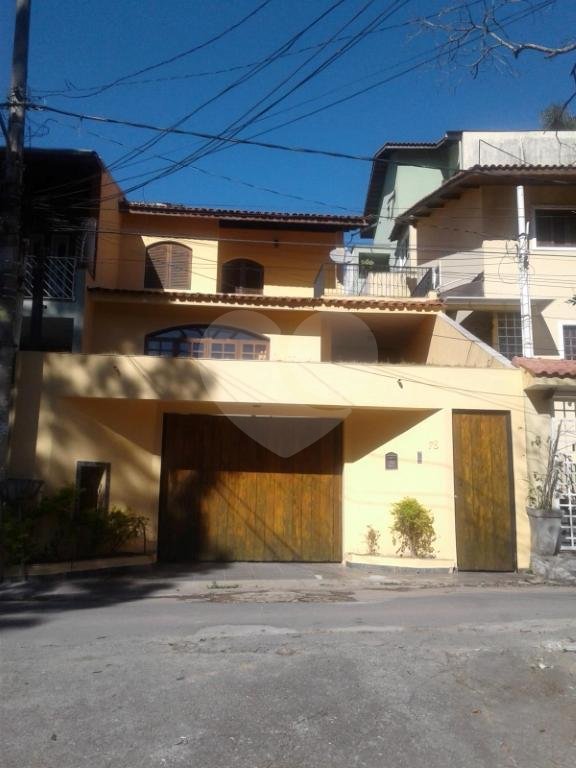 Sobrado à venda com 3 quartos, 200m² - Foto 1