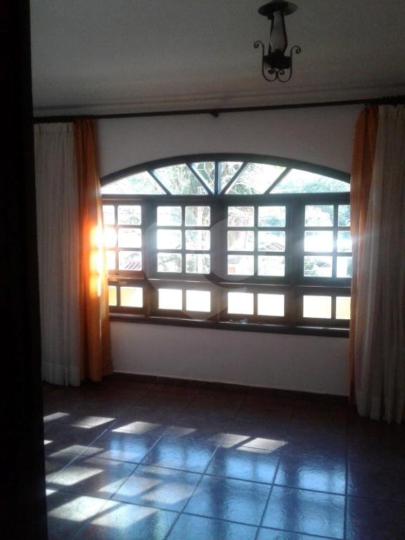 Sobrado à venda com 3 quartos, 200m² - Foto 2