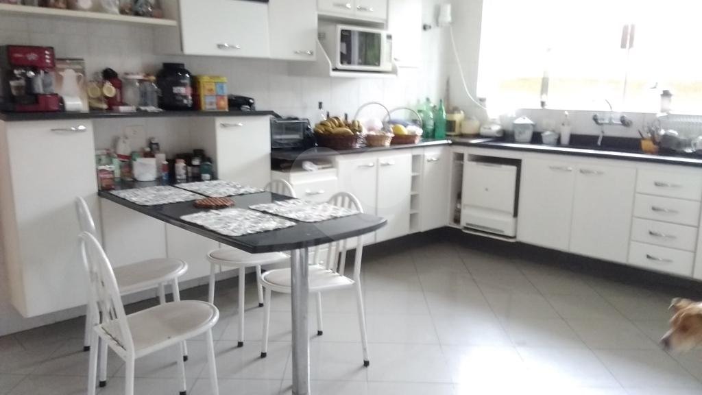 Sobrado alto padrão Jardim França com 5 suites, piscina, salão de festas com lareira e sauna!