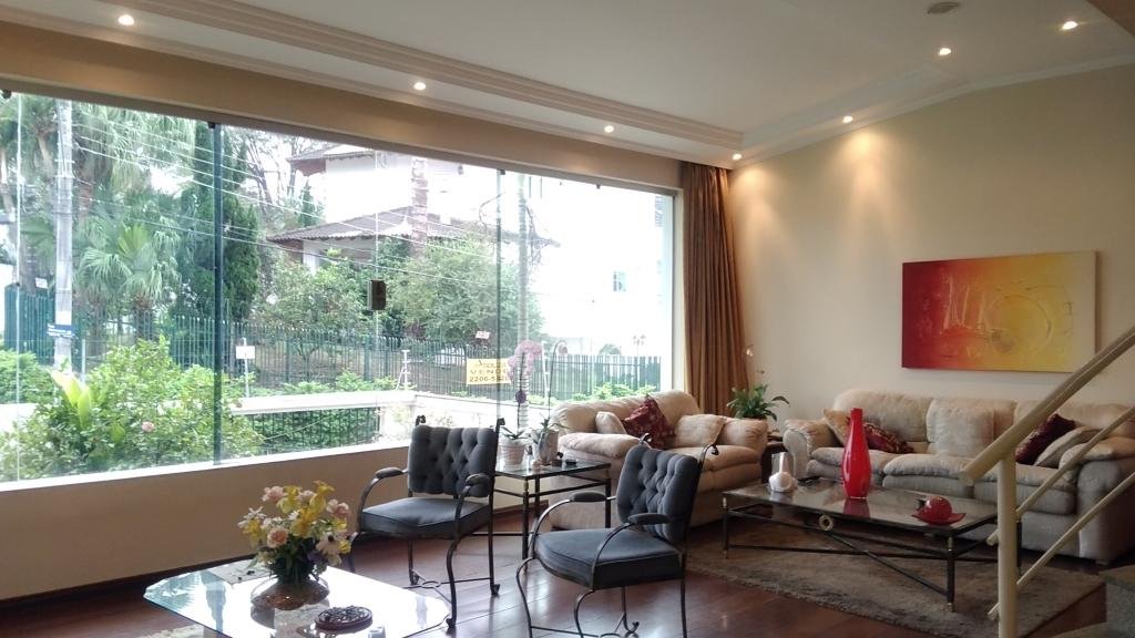 Sobrado alto padrão Jardim França com 5 suites, piscina, salão de festas com lareira e sauna!