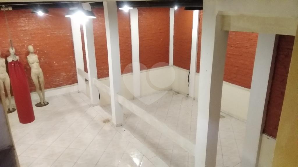 Sobrado alto padrão Jardim França com 5 suites, piscina, salão de festas com lareira e sauna!
