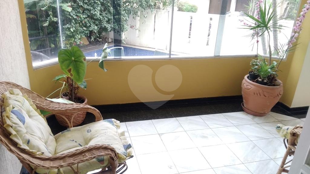 Sobrado alto padrão Jardim França com 5 suites, piscina, salão de festas com lareira e sauna!