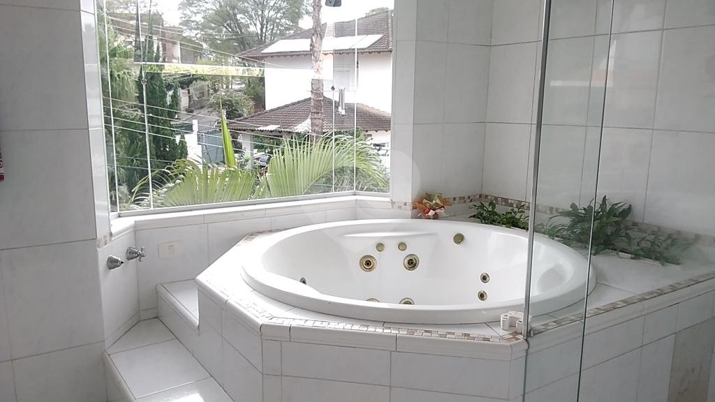 Sobrado alto padrão Jardim França com 5 suites, piscina, salão de festas com lareira e sauna!