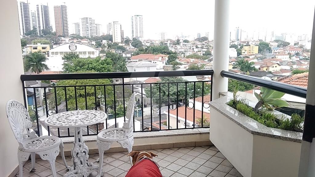 Sobrado alto padrão Jardim França com 5 suites, piscina, salão de festas com lareira e sauna!