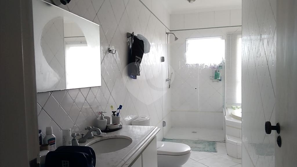 Sobrado alto padrão Jardim França com 5 suites, piscina, salão de festas com lareira e sauna!