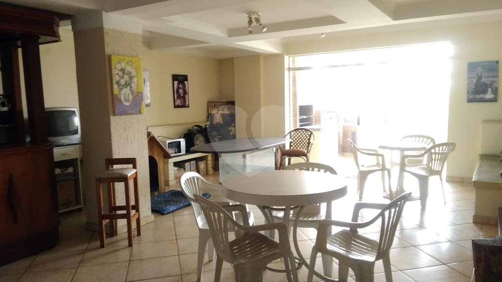 Sobrado alto padrão Jardim França com 5 suites, piscina, salão de festas com lareira e sauna!
