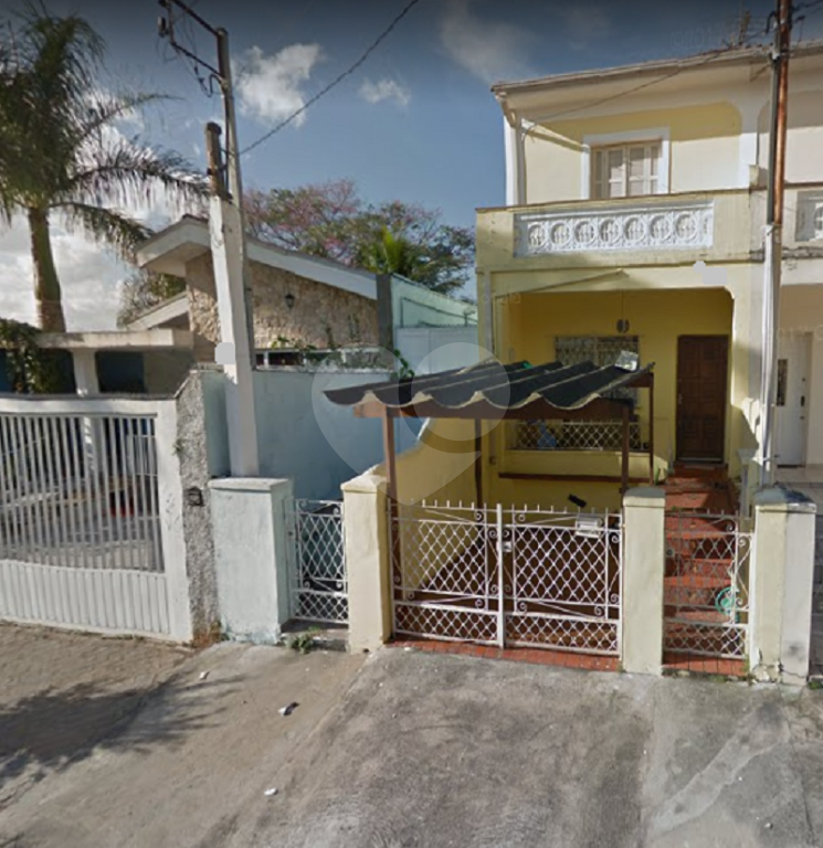 Sobrado no bairro da Santa Teresinha em região nobre da Zona Norte, terreno de 222 metros quadrados
