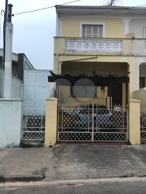 Sobrado no bairro da Santa Teresinha em região nobre da Zona Norte, terreno de 222 metros quadrados