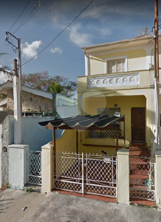Sobrado no bairro da Santa Teresinha em região nobre da Zona Norte, terreno de 222 metros quadrados