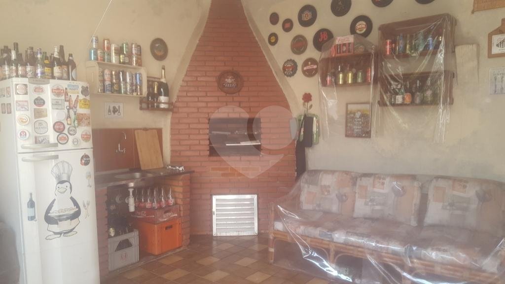 SOBRADO NO PÉ DA SERRA DA CANTAREIRA.