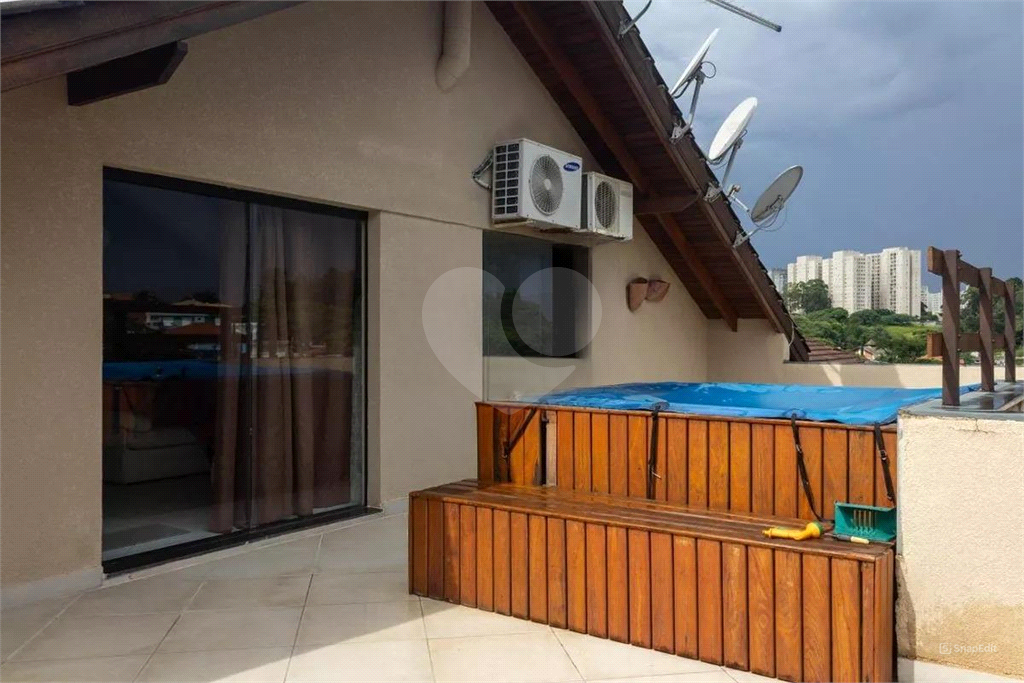 CASA LINDA – City América – 650 m2 - 5 Quartos – 3 suítes – 6 vagas de garagem.
