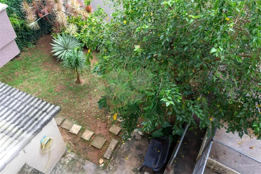 CASA LINDA – City América – 650 m2 - 5 Quartos – 3 suítes – 6 vagas de garagem.