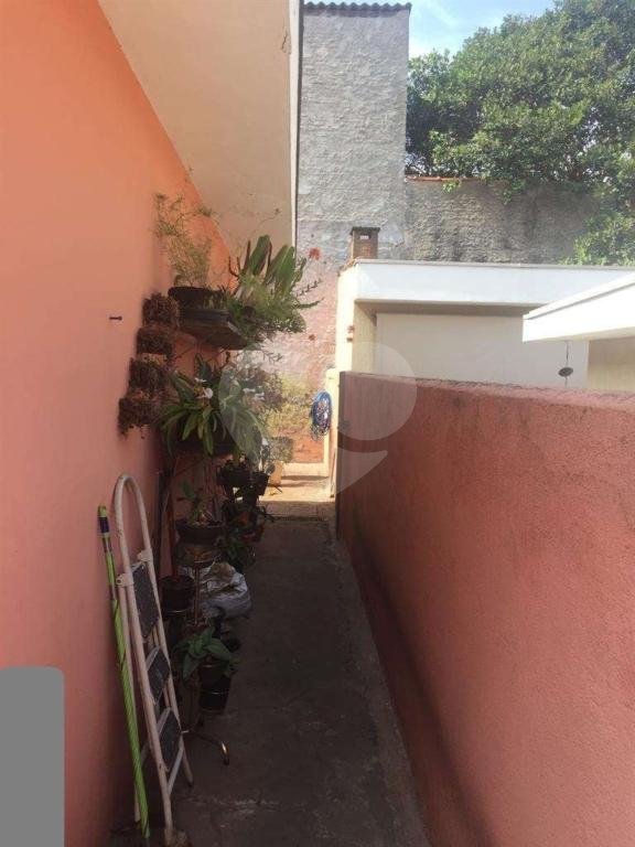 Casa térrea no bairro de Vila Nova Cachoeirinha com 3 dormitórios.