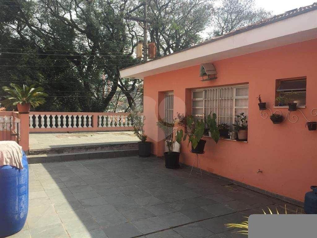 Casa térrea no bairro de Vila Nova Cachoeirinha com 3 dormitórios.