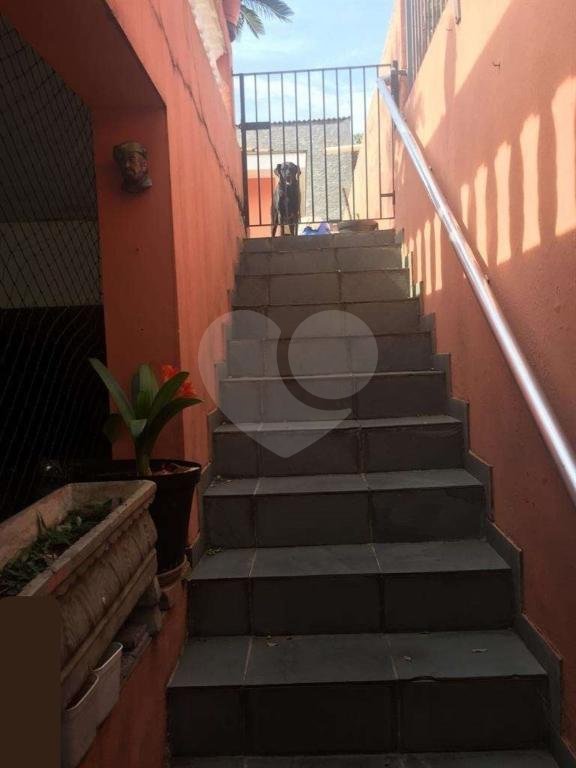 Casa térrea no bairro de Vila Nova Cachoeirinha com 3 dormitórios.