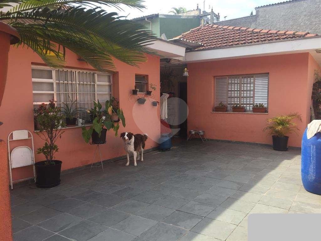 Casa térrea no bairro de Vila Nova Cachoeirinha com 3 dormitórios.