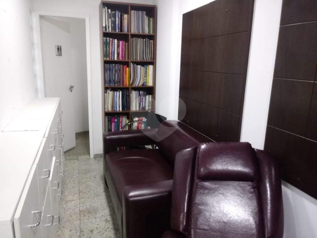 Sala comercial em edifício recém construído, a 2 quadras do metrô Santana