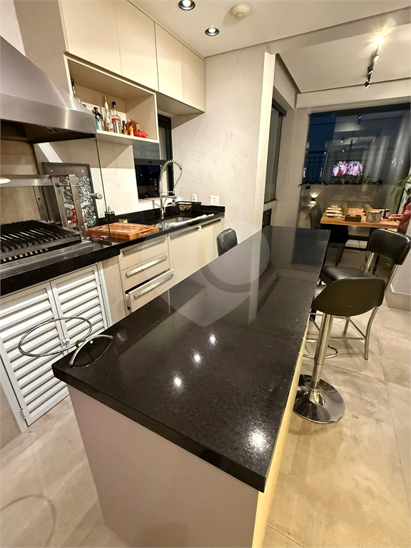 Cobertura alto padrão  com 297 Metros de Área Útil!!! Vista livre e maravilhosa da Região!!!