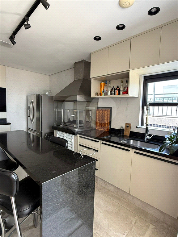 Cobertura alto padrão  com 297 Metros de Área Útil!!! Vista livre e maravilhosa da Região!!!