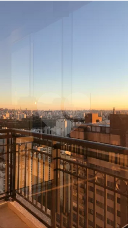 Cobertura alto padrão  com 297 Metros de Área Útil!!! Vista livre e maravilhosa da Região!!!