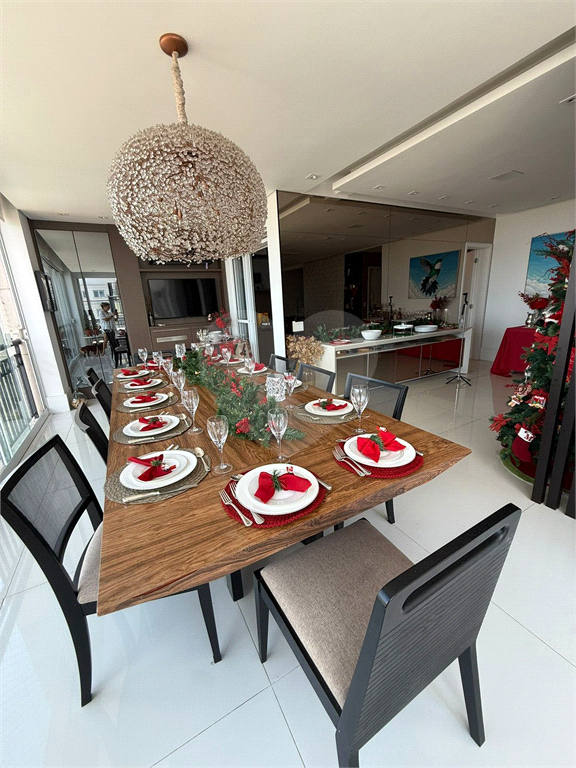 Cobertura alto padrão  com 297 Metros de Área Útil!!! Vista livre e maravilhosa da Região!!!