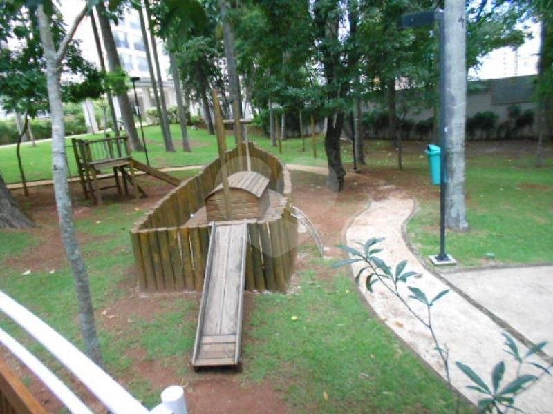 Cobertura alto padrão  com 297 Metros de Área Útil!!! Vista livre e maravilhosa da Região!!!