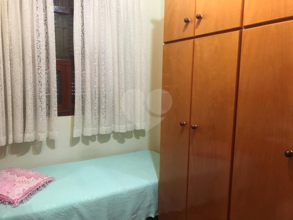 Sobrado na Região de Santa Terezinha com dois dormitórios.